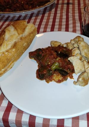 Una foto de Pisto con pechugas de pollo