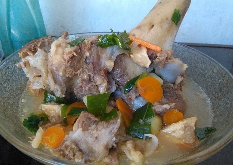 Sop lutut sapi