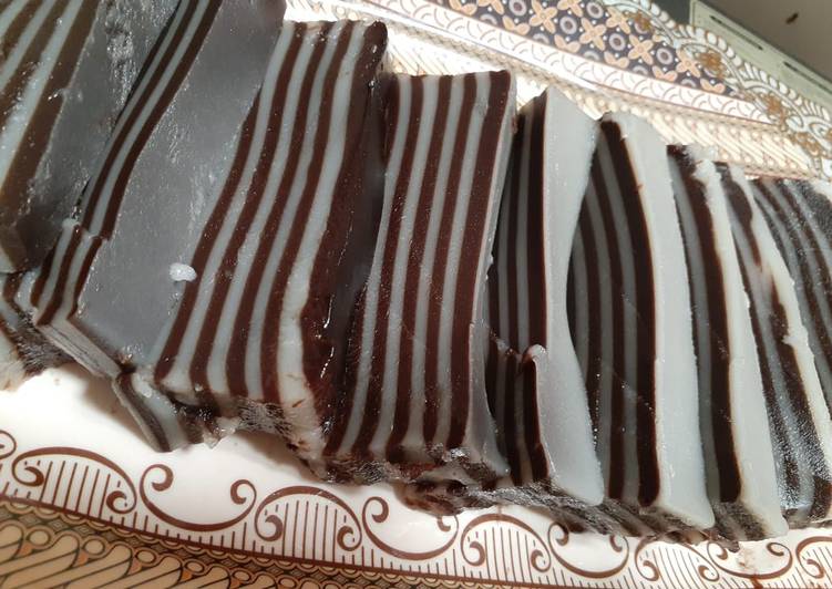 Kue lapis coklat lembut