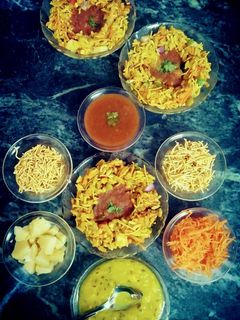 રગડા ભેળ(Ragda Bhel Recipe In Gujarati) રેસીપી મુખ્ય ફોટો
