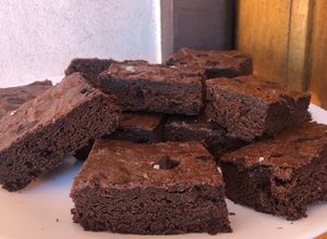 Una foto de Brownie 🍫 Fácil y rápido