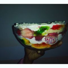 A picture of Strawberry jelly dessert.