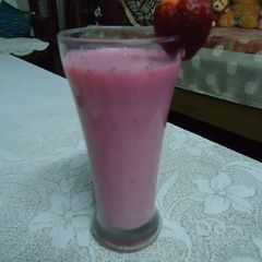 A picture of Strawberry milk shake.