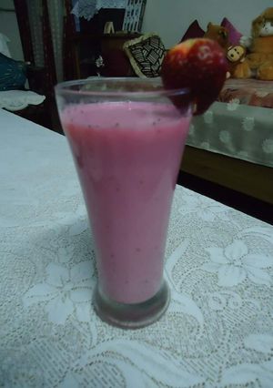 A picture of Strawberry milk shake.