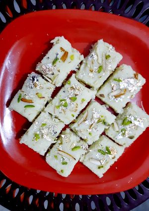 A picture of Coconut burfi.