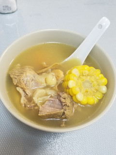 日月魚粟米紅蘿蔔猪𦟌湯 的食譜成品照片