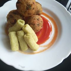 A picture of Aloo bonda.