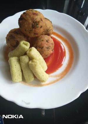 A picture of Aloo bonda.