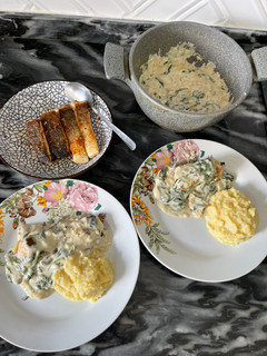 Foto resep Salmon with creamy mushroom sauce