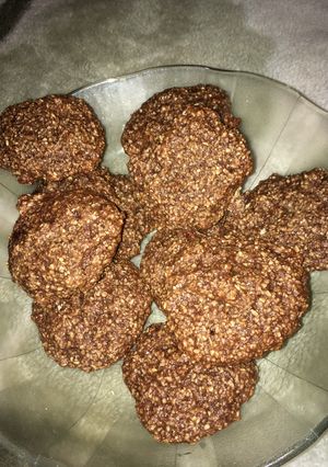 Una foto de Galletitas de avena, banana 🍌 y cacao