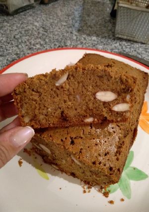Una foto de Budín de harina integral con semillas de amapola y almendras 😋