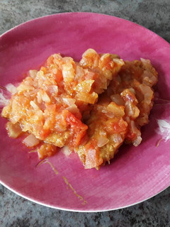 Una foto de Morro de bonito del norte en salsa de tomate