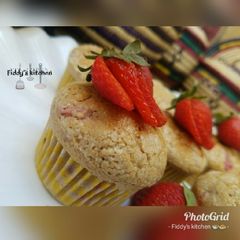 A picture of Strawberry Muffins.