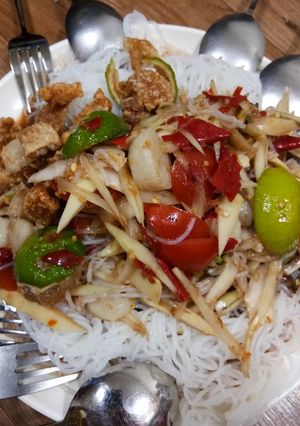 รูปของ ส้มตำซั่วขนมจีน