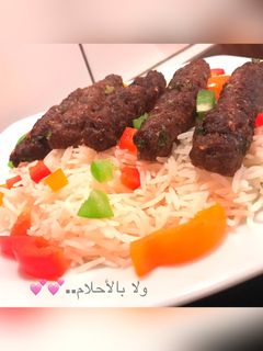 صورة لوصفة كباب مشوي بالفرن مع رز