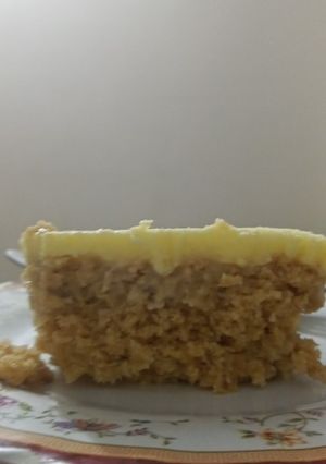 Una foto de Torta de Coco Húmeda con Gelatina Cremosa de Piña