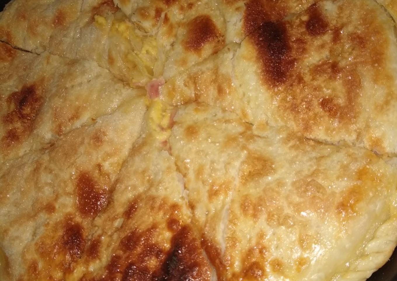 Tarta con azúcar (rellena de paleta, queso y choclo)