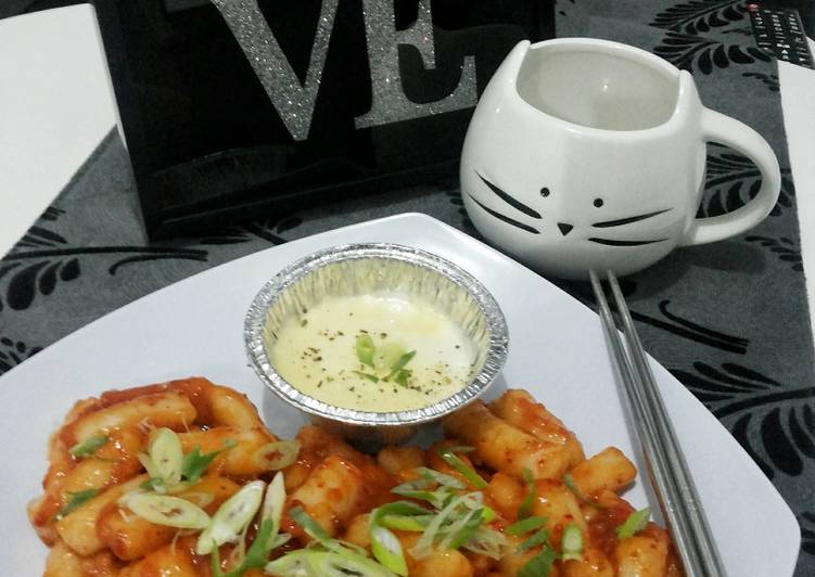 Tteokbokki (Korean Spicy Rice Cake)