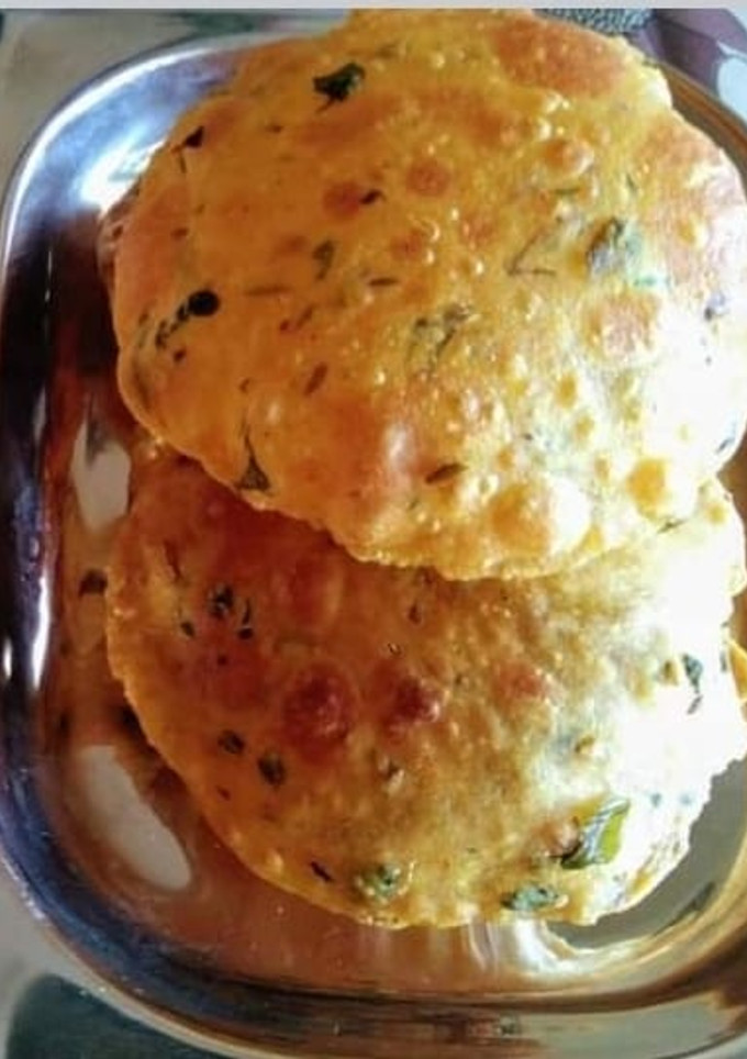 मेथी मसाला पुरी. (methi masala puri recipe in marathi) रेसिपी चे मुख्य फोटो 