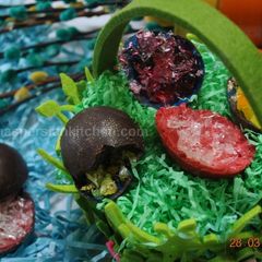 A picture of Geode Chocolate Eggs.