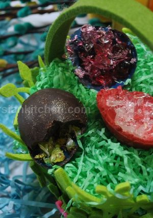 A picture of Geode Chocolate Eggs.