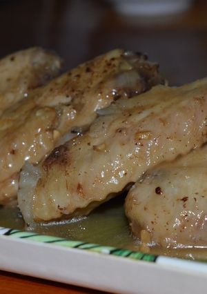 Una foto de Alitas de pollo en su salsa