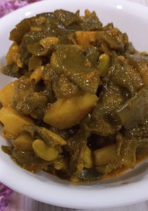 વાલોર પાપડી રીંગણ બટાકા નું મિક્સ શાક (Valor Papdi Ringan Bataka Mix Shak Recipe In Gujarati) રેસીપી મુખ્ય ફોટો