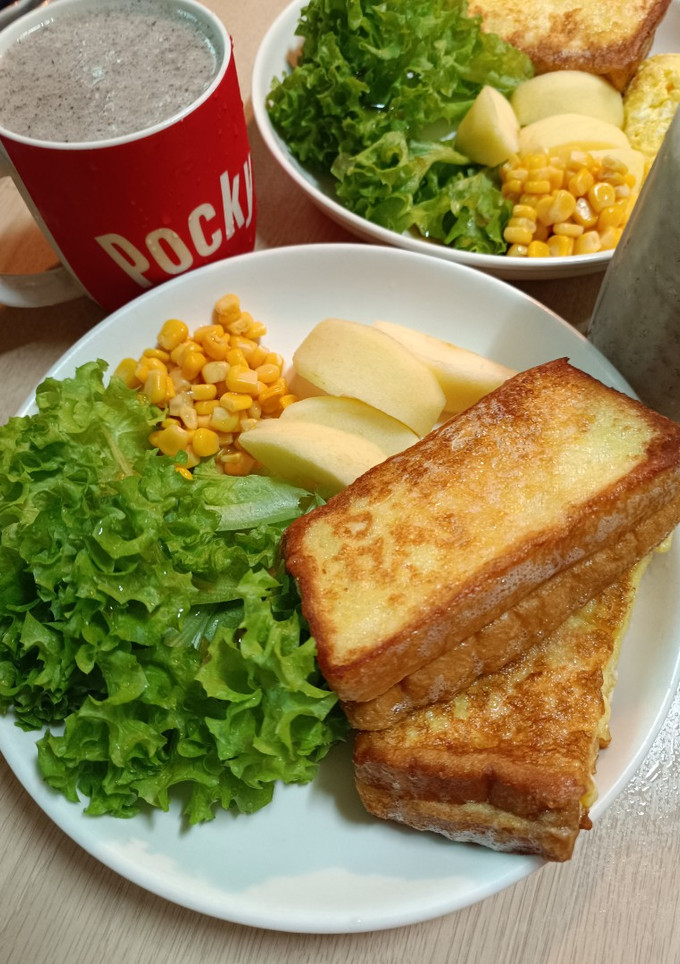 輕食玉米粒法式吐司時蔬拼盤早餐 的食譜成品照片