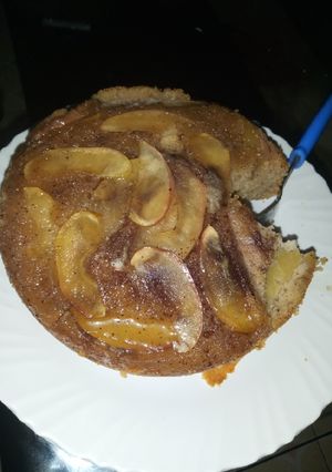 A picture of Apple upsidedown cake.