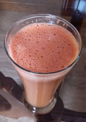 A picture of Carrot and orange juice.