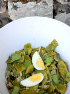 Una foto de Deliciosa ensalada de judías verdes de la huerta con atún