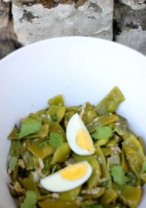 Una foto de Deliciosa ensalada de judías verdes de la huerta con atún