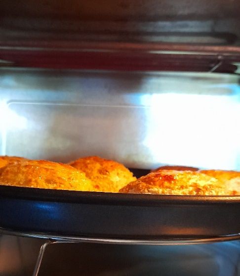 Una foto de Bombas de papa con relleno de empanadas