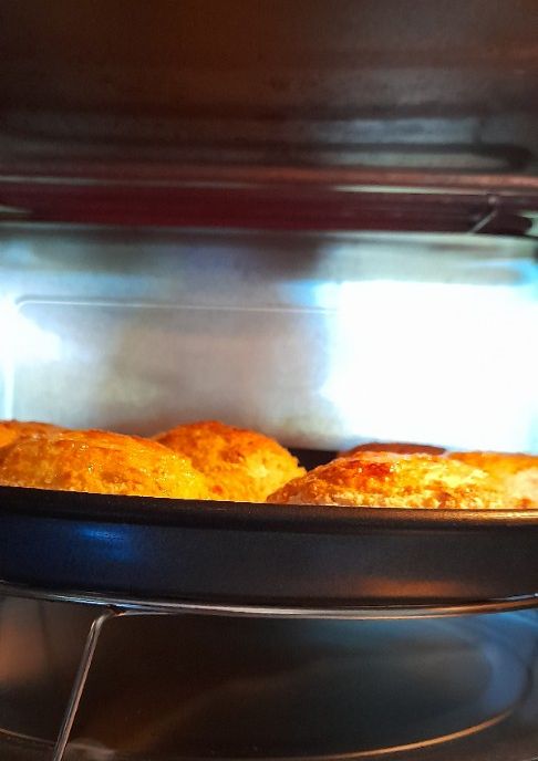 Una foto de Bombas de papa con relleno de empanadas