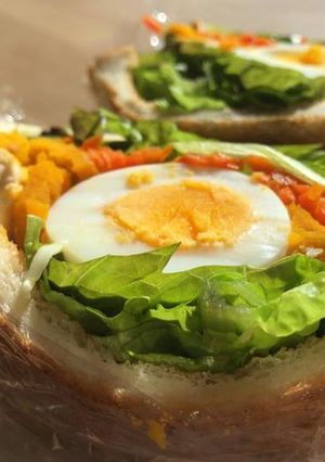A picture of Japanese Wanpaku Sandwich ("Wanpaku Sand").