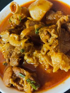 আলু দিয়ে মাটনের ঝোল (Alu diye mutton er jhol recipe in Bengali) রেসিপির প্রধান ছবি