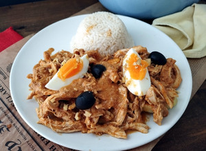 Foto principal de Ají de gallina {plato tradicional peruano}