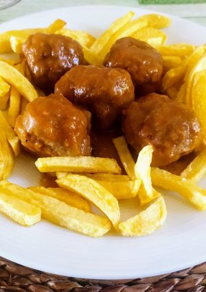 A picture of Spanish Meatballs in Sauce.