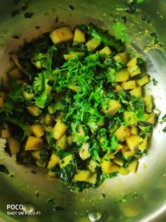 मेथी कच्चा केला सब्ज़ी (methi kacha kela sabzi recipe in Hindi) रेसिपी मुख्य फोटो