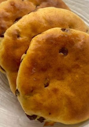 Una foto de Bollitos de leche y virutas de chocolate