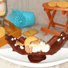 A picture of ChocoNut Delight(in handmade chocolate tray).