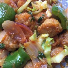 A picture of Soya chunks.