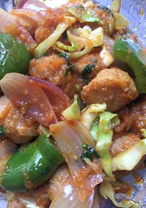A picture of Soya chunks.