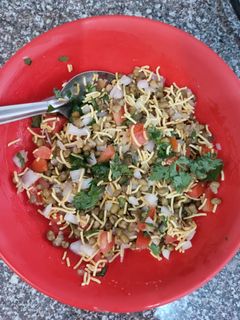 બાફેલા મગ ની ભેળ (Bafela Moong Bhel Recipe In Gujarati) રેસીપી મુખ્ય ફોટો