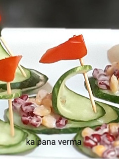हैल्दी सलाद बोट (healthy salad boat recipe in Hindi) रेसिपी मुख्य फोटो