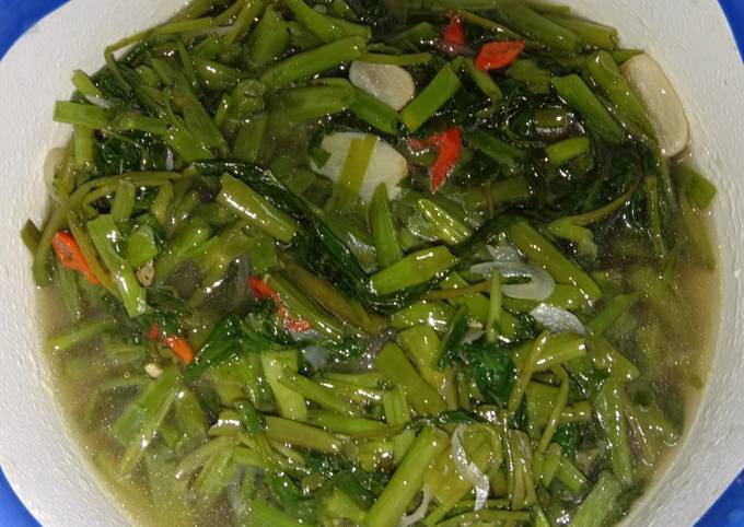 Resep Cah Kangkung Kaldu Ayam Pedas, Menggugah Selera