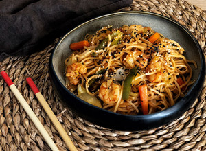 Foto principal de Fideos fritos yakisoba de gambas