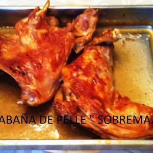 El lechazo, un manjar cocinado al horno de leña que se deshace en la boca ~  EFEtur
