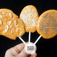 A picture of Peanut, Sesame and Poppy Seeds Dalgona Candy.