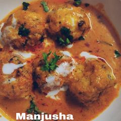 A picture of Malai koftas.